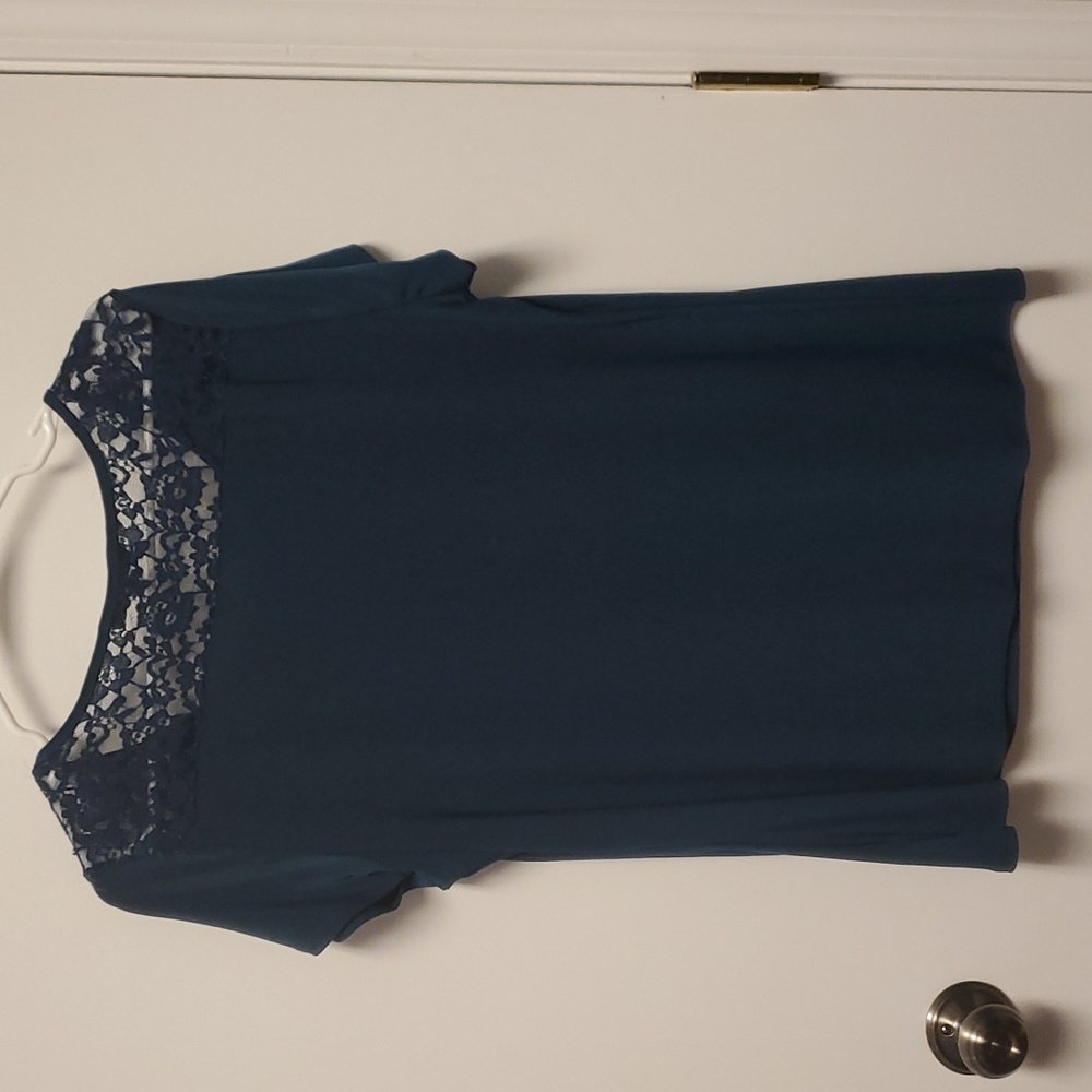 Top - Picture 2 of 3